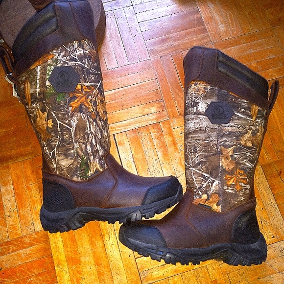 Magellan Womens Snake Shield Boots 